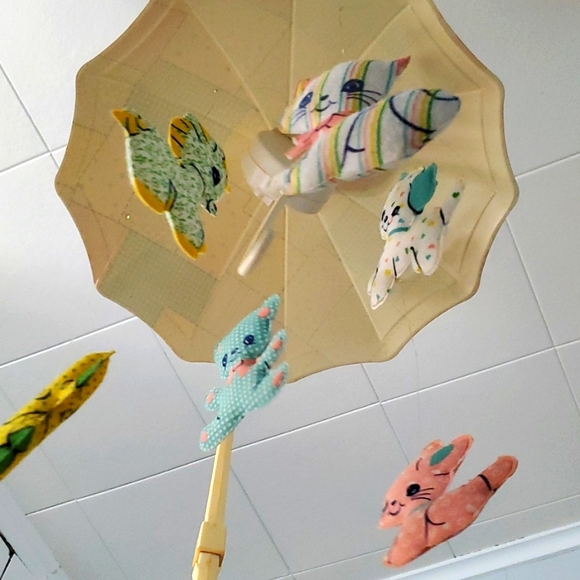 VTG Nursery Musical Mobile Crib Mount Or Wall Toy Decor Baby Elephant Kitty Pup - Picture 11 of 16